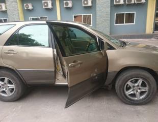 TOYOTA Jeep LEXUS Volant Normal 6500$